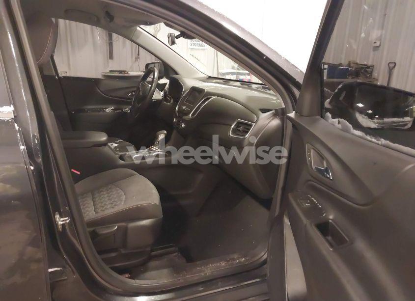 Photo 5 of 2022 Chevrolet Equinox FWD LT (VIN 3GNAXKEV2NS178306)