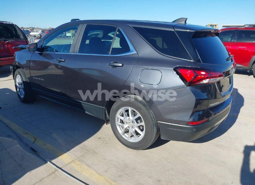 Photo 3 of 2022 Chevrolet Equinox FWD LT (VIN 3GNAXKEV2NS239475)