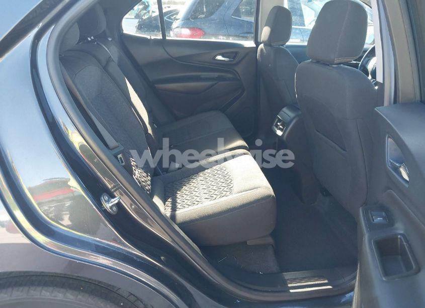 Photo 8 of 2022 Chevrolet Equinox FWD LT (VIN 3GNAXKEV2NS239475)