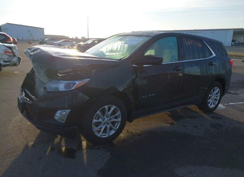 Photo 2 of 2019 Chevrolet Equinox LT (VIN 3GNAXKEV3KL272670)