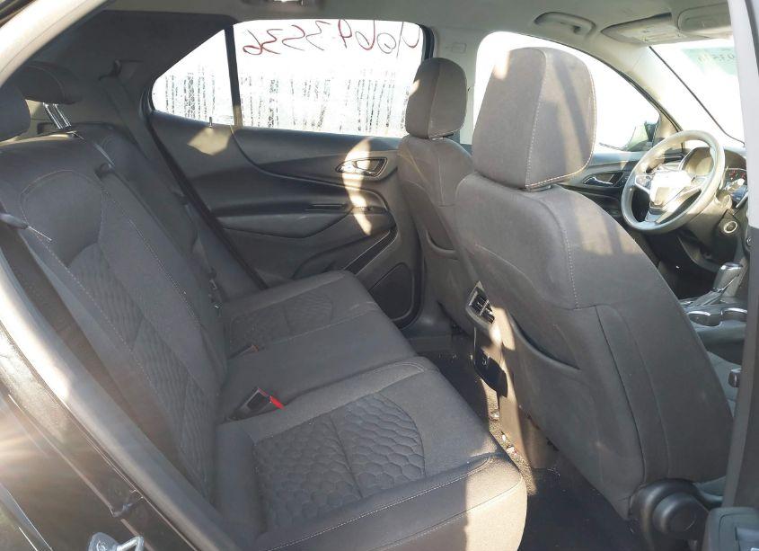 Photo 8 of 2019 Chevrolet Equinox LT (VIN 3GNAXKEV3KL272670)