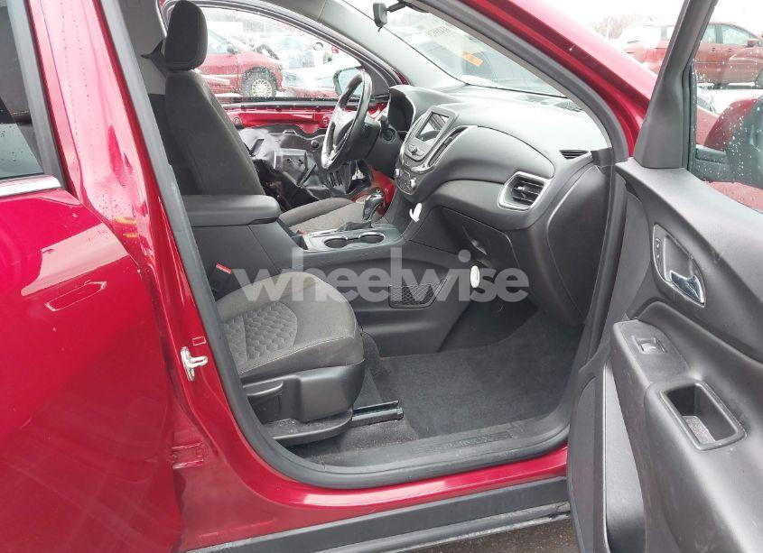 Photo 5 of 2019 Chevrolet Equinox LT (VIN 3GNAXKEV3KS503380)