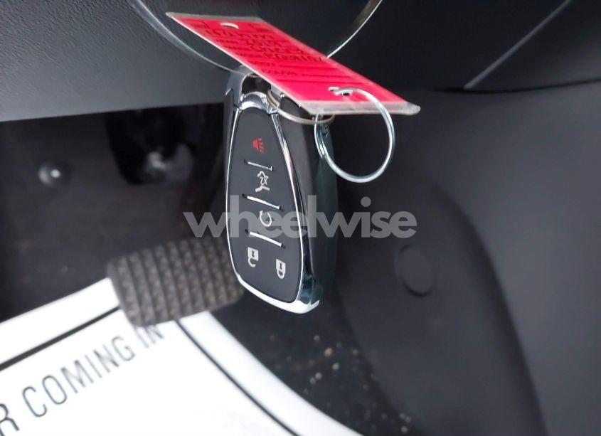 Photo 11 of 2019 Chevrolet Equinox LT (VIN 3GNAXKEV3KS520342)