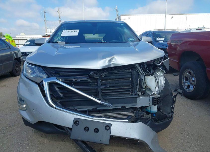 Photo 12 of 2019 Chevrolet Equinox LT (VIN 3GNAXKEV3KS630422)