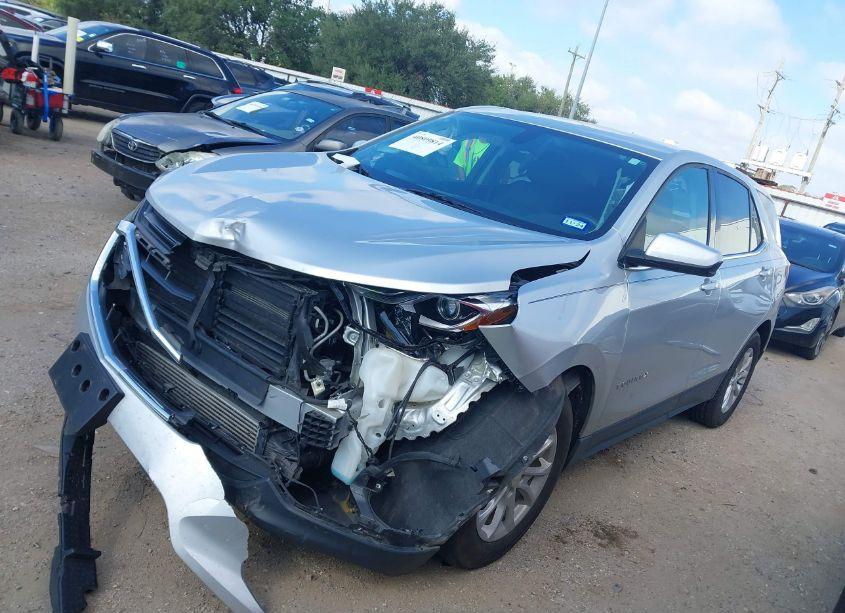 Photo 2 of 2019 Chevrolet Equinox LT (VIN 3GNAXKEV3KS630422)