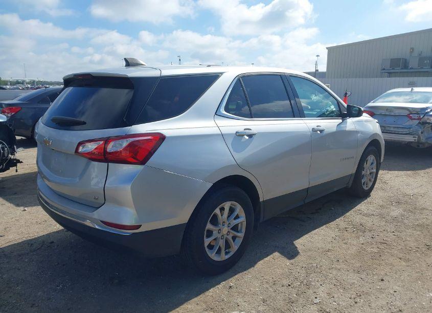 Photo 4 of 2019 Chevrolet Equinox LT (VIN 3GNAXKEV3KS630422)