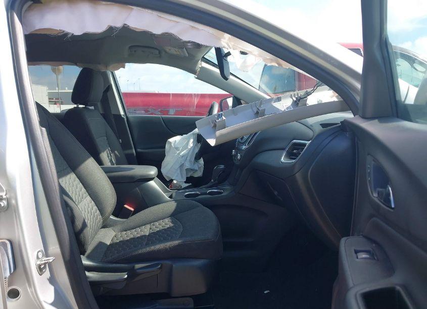 Photo 5 of 2019 Chevrolet Equinox LT (VIN 3GNAXKEV3KS630422)