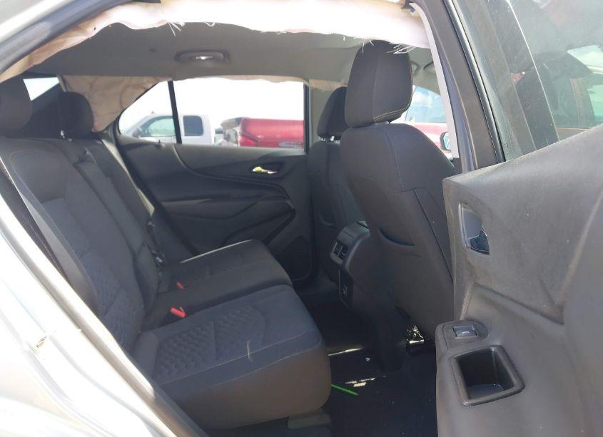 Photo 8 of 2019 Chevrolet Equinox LT (VIN 3GNAXKEV3KS630422)