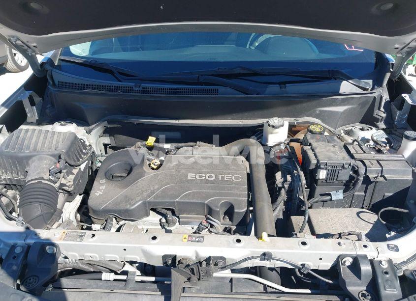 Photo 10 of 2019 Chevrolet Equinox LT (VIN 3GNAXKEV3KS634647)