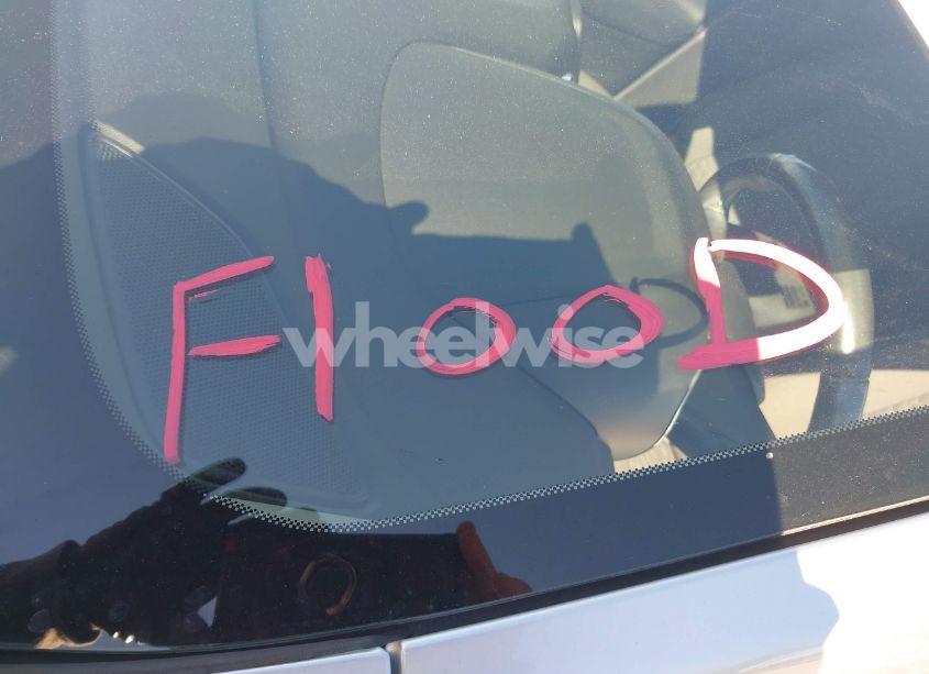 Photo 6 of 2019 Chevrolet Equinox LT (VIN 3GNAXKEV3KS634647)