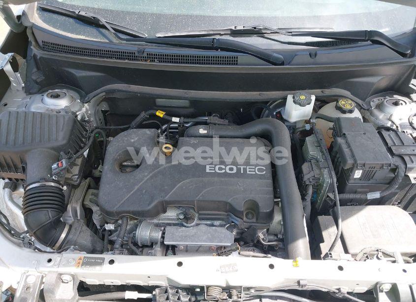 Photo 10 of 2019 Chevrolet Equinox LT (VIN 3GNAXKEV3KS647429)