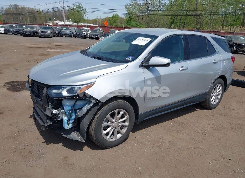 Photo 2 of 2019 Chevrolet Equinox LT (VIN 3GNAXKEV3KS647429)
