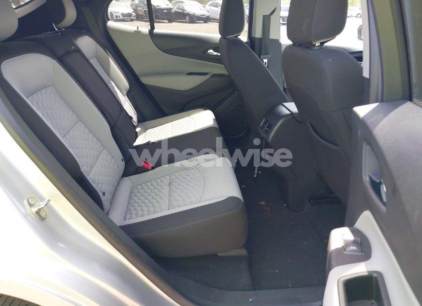 Photo 8 of 2019 Chevrolet Equinox LT (VIN 3GNAXKEV3KS647429)