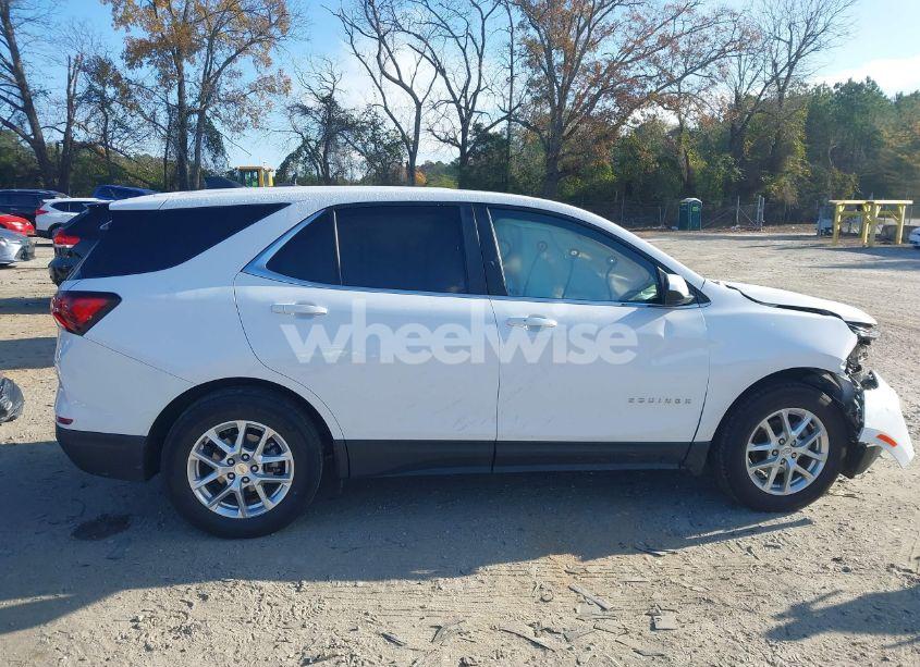 Photo 13 of 2022 Chevrolet Equinox FWD LT (VIN 3GNAXKEV3NL136818)