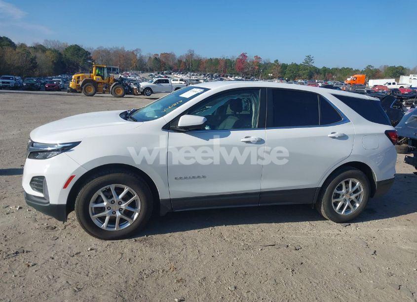 Photo 14 of 2022 Chevrolet Equinox FWD LT (VIN 3GNAXKEV3NL136818)