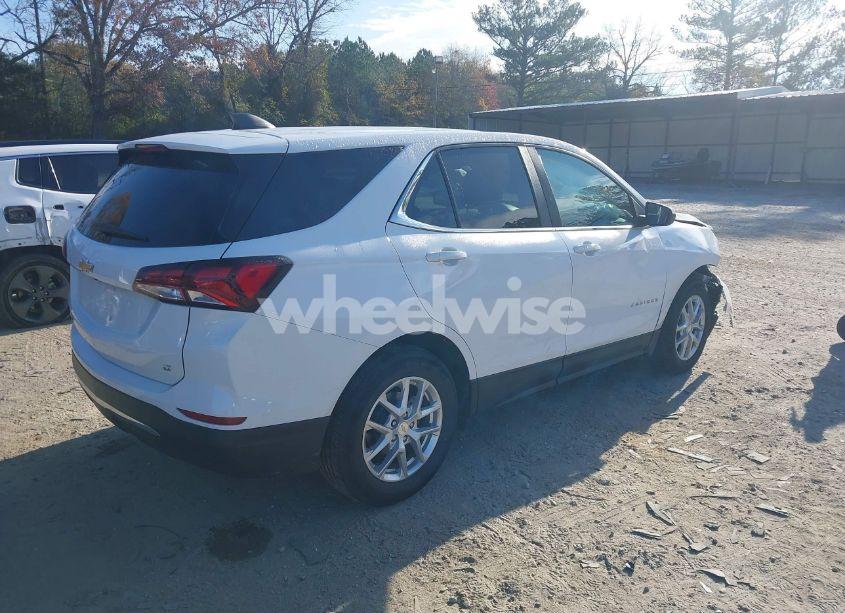 Photo 4 of 2022 Chevrolet Equinox FWD LT (VIN 3GNAXKEV3NL136818)