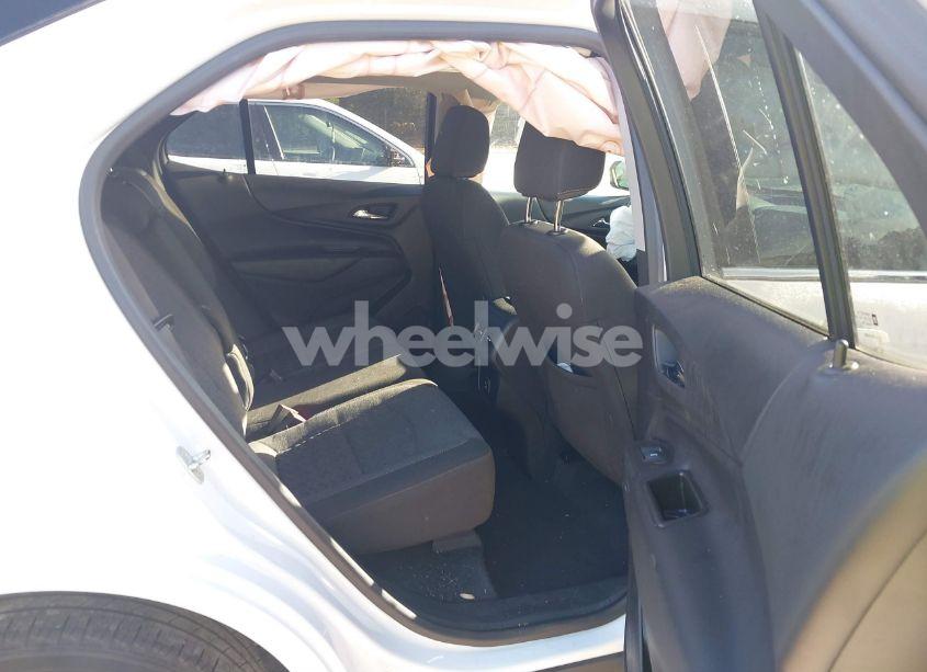 Photo 8 of 2022 Chevrolet Equinox FWD LT (VIN 3GNAXKEV3NL136818)