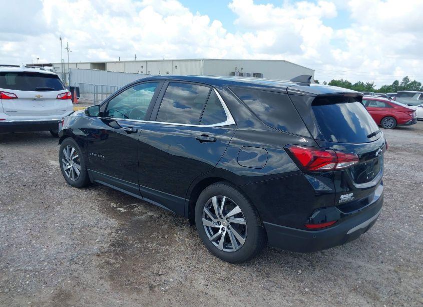 Photo 3 of 2022 Chevrolet Equinox FWD LT (VIN 3GNAXKEV3NL140268)