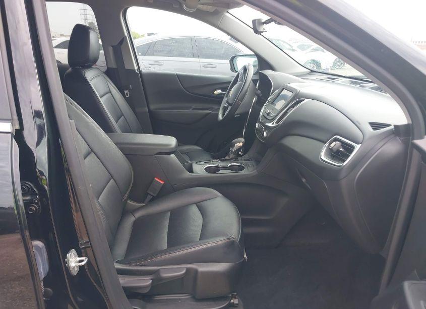 Photo 5 of 2022 Chevrolet Equinox FWD LT (VIN 3GNAXKEV3NL140268)