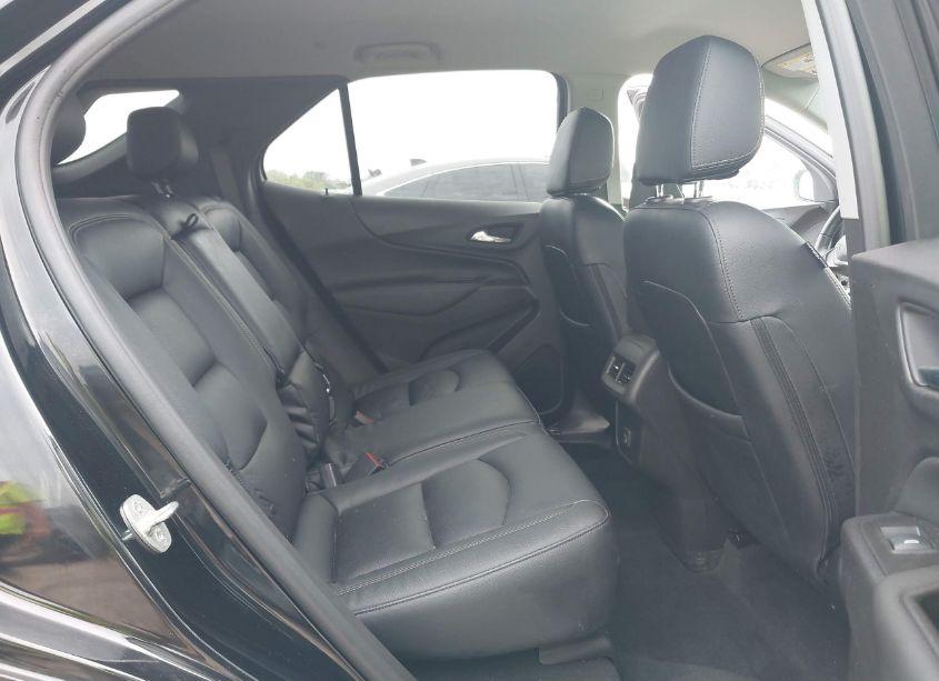 Photo 8 of 2022 Chevrolet Equinox FWD LT (VIN 3GNAXKEV3NL140268)