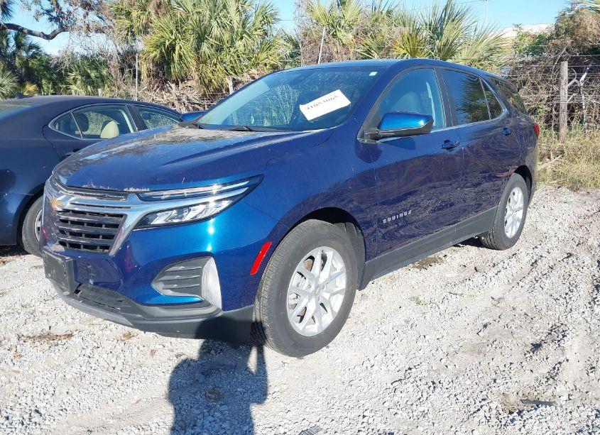 Photo 2 of 2022 Chevrolet Equinox FWD LT (VIN 3GNAXKEV3NL192192)