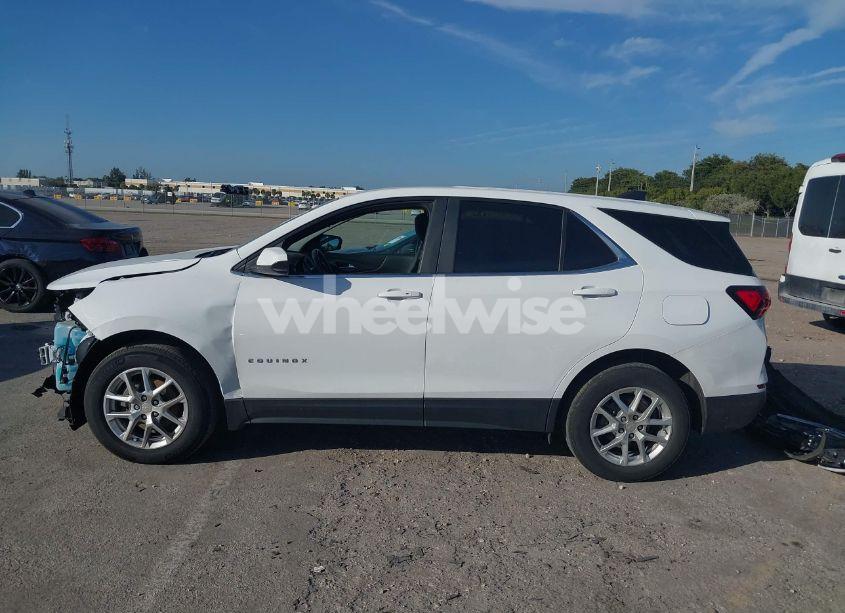 Photo 15 of 2022 Chevrolet Equinox FWD LT (VIN 3GNAXKEV3NL211341)