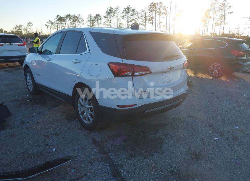 Photo 3 of 2022 Chevrolet Equinox FWD LT (VIN 3GNAXKEV3NL286265)