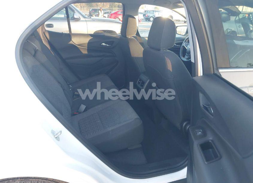 Photo 8 of 2022 Chevrolet Equinox FWD LT (VIN 3GNAXKEV3NL286265)