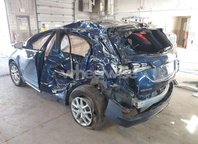 Photo 3 of 2022 Chevrolet Equinox FWD LT (VIN 3GNAXKEV3NL290834)