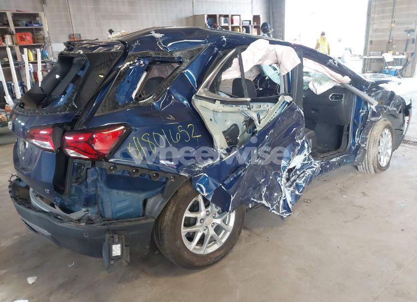 Photo 4 of 2022 Chevrolet Equinox FWD LT (VIN 3GNAXKEV3NL290834)