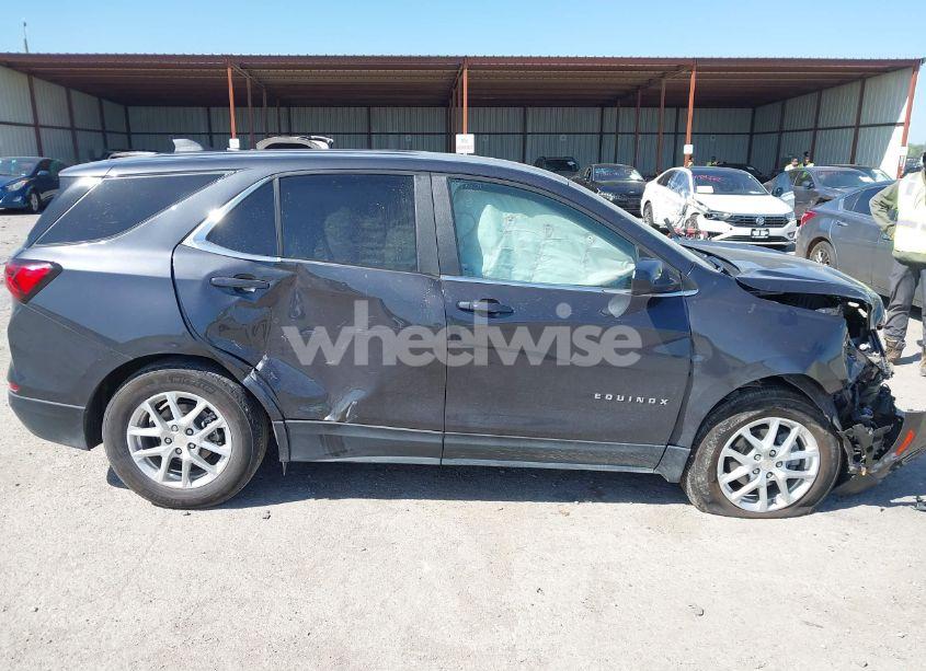 Photo 13 of 2022 Chevrolet Equinox FWD LT (VIN 3GNAXKEV3NS233071)