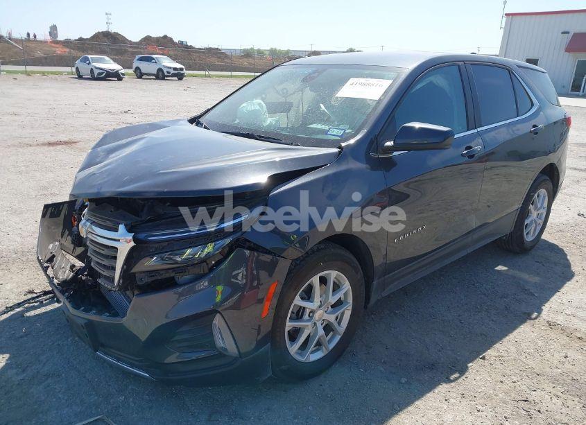 Photo 2 of 2022 Chevrolet Equinox FWD LT (VIN 3GNAXKEV3NS233071)