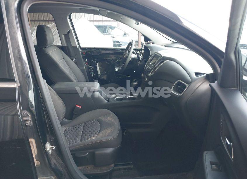 Photo 5 of 2019 Chevrolet Equinox LT (VIN 3GNAXKEV4KL285458)