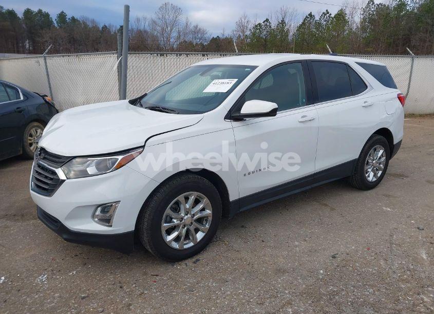 Photo 2 of 2019 Chevrolet Equinox LT (VIN 3GNAXKEV4KS517076)