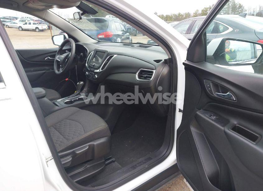 Photo 5 of 2019 Chevrolet Equinox LT (VIN 3GNAXKEV4KS517076)