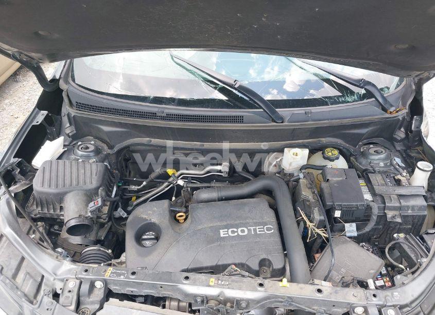 Photo 10 of 2019 Chevrolet Equinox LT (VIN 3GNAXKEV4KS581005)