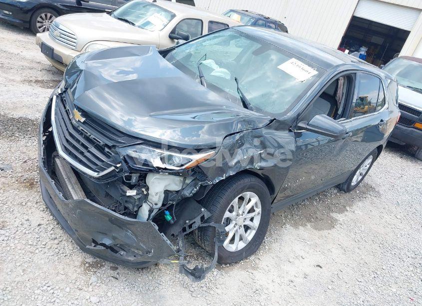 Photo 2 of 2019 Chevrolet Equinox LT (VIN 3GNAXKEV4KS581005)