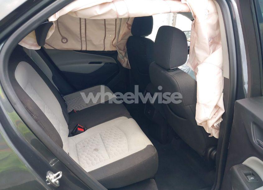 Photo 8 of 2019 Chevrolet Equinox LT (VIN 3GNAXKEV4KS581005)