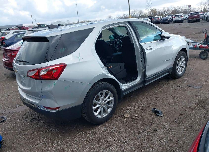 Photo 4 of 2019 Chevrolet Equinox LT (VIN 3GNAXKEV4KS588522)