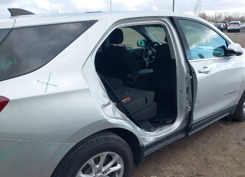 Photo 6 of 2019 Chevrolet Equinox LT (VIN 3GNAXKEV4KS588522)