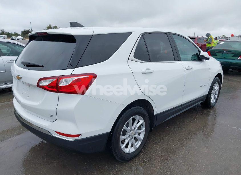 Photo 4 of 2021 Chevrolet Equinox FWD LT (VIN 3GNAXKEV4MS126500)