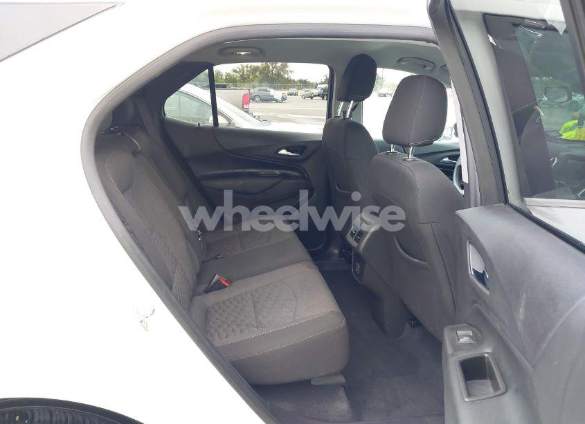 Photo 8 of 2021 Chevrolet Equinox FWD LT (VIN 3GNAXKEV4MS126500)