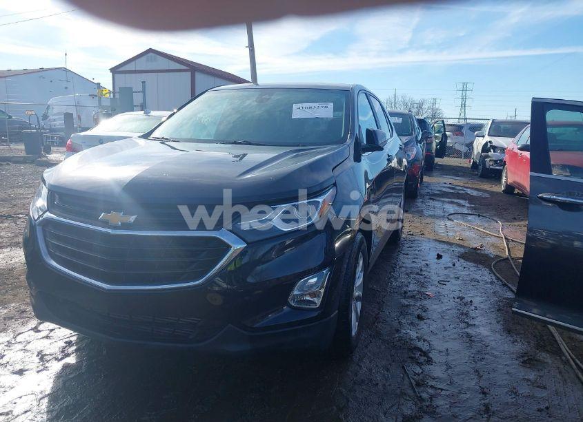 Photo 2 of 2021 Chevrolet Equinox FWD LT (VIN 3GNAXKEV4MS148741)