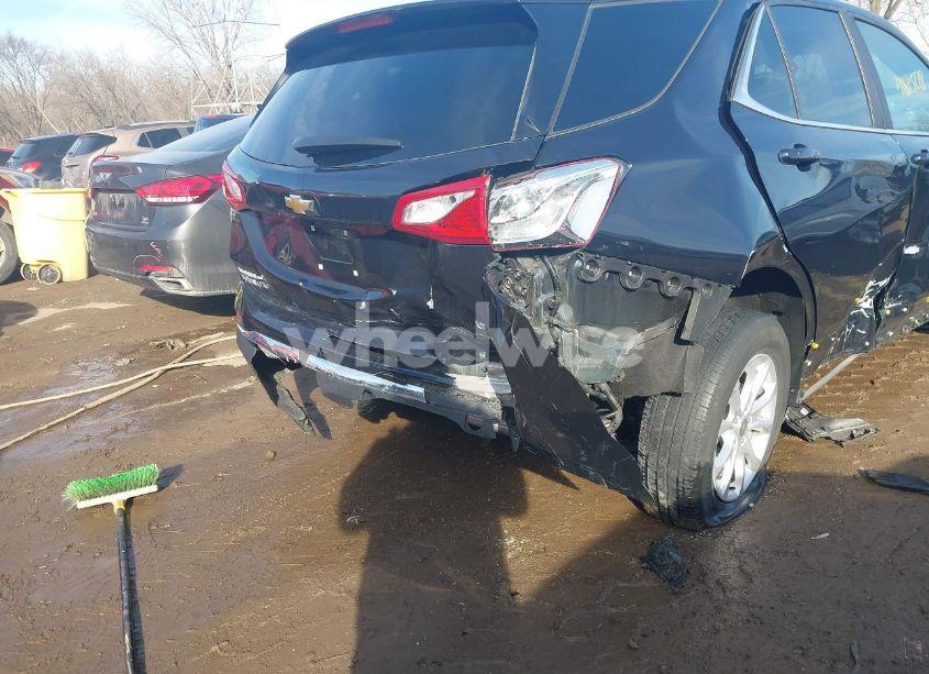 Photo 6 of 2021 Chevrolet Equinox FWD LT (VIN 3GNAXKEV4MS148741)