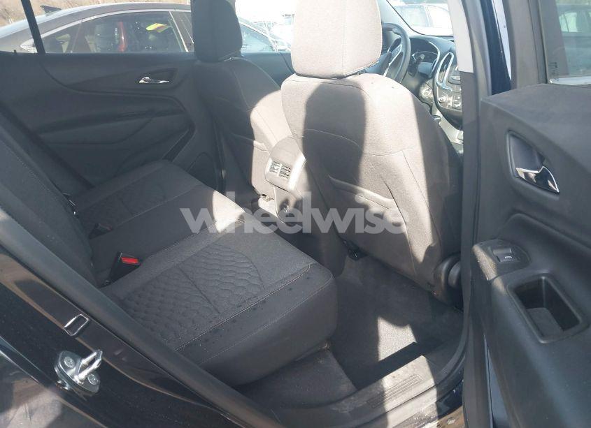 Photo 8 of 2021 Chevrolet Equinox FWD LT (VIN 3GNAXKEV4MS148741)