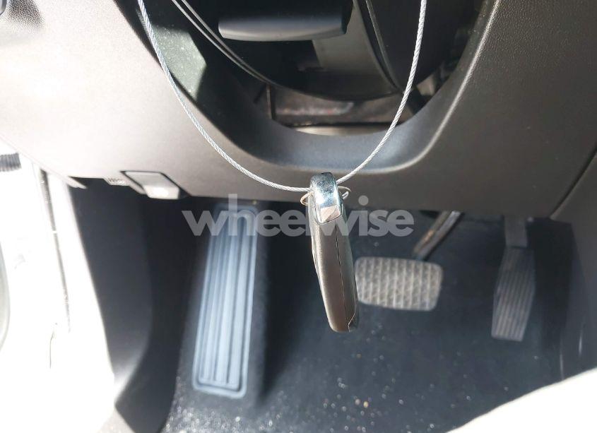 Photo 11 of 2021 Chevrolet Equinox FWD LT (VIN 3GNAXKEV4MS165331)