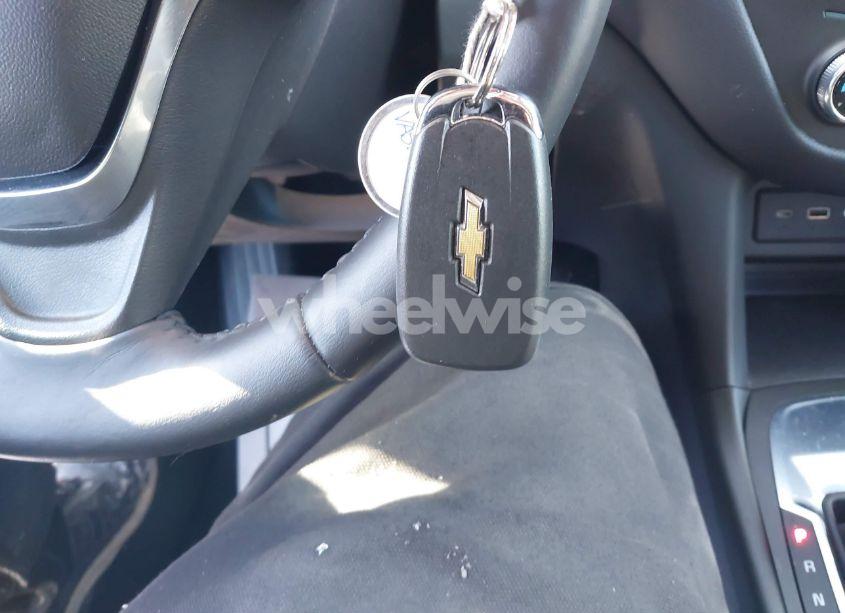 Photo 11 of 2021 Chevrolet Equinox FWD LT (VIN 3GNAXKEV4MS171162)