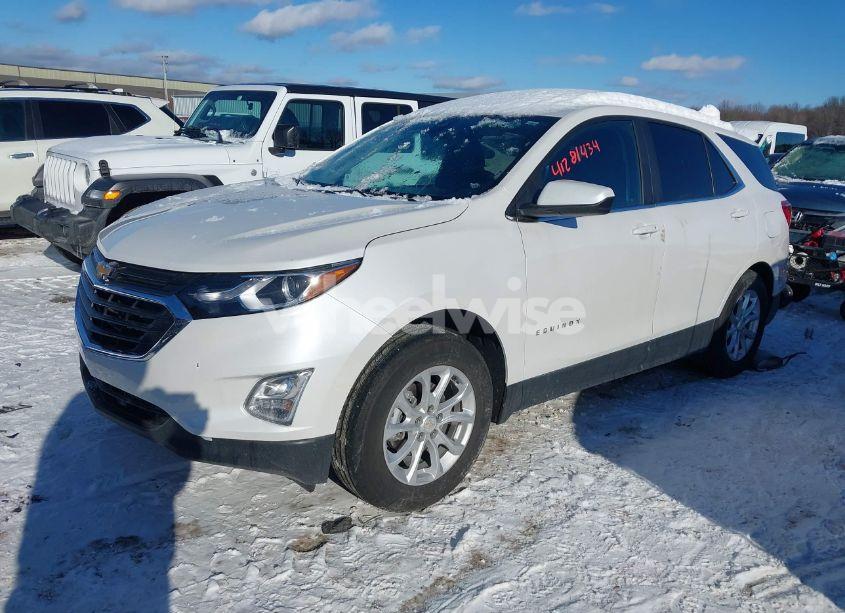 Photo 2 of 2021 Chevrolet Equinox FWD LT (VIN 3GNAXKEV4MS171162)