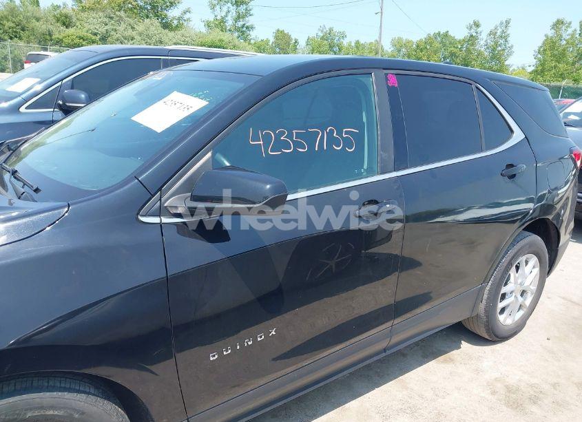 Photo 15 of 2022 Chevrolet Equinox FWD LT (VIN 3GNAXKEV4NL103312)