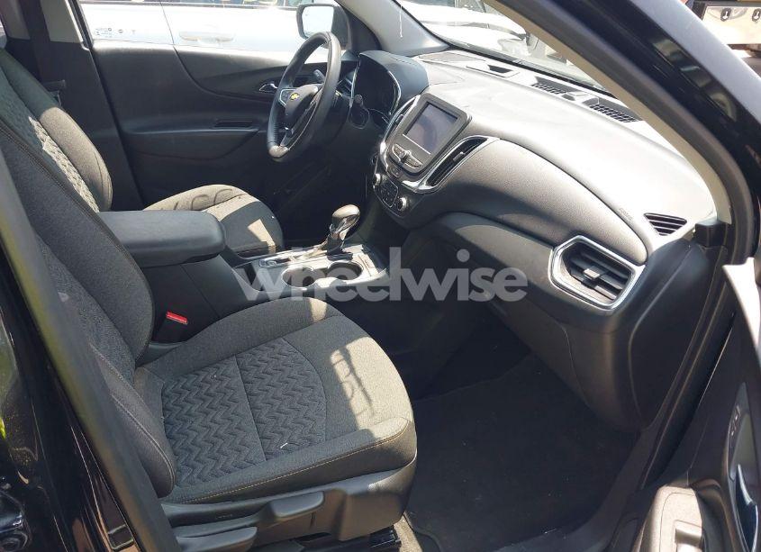 Photo 5 of 2022 Chevrolet Equinox FWD LT (VIN 3GNAXKEV4NL103312)